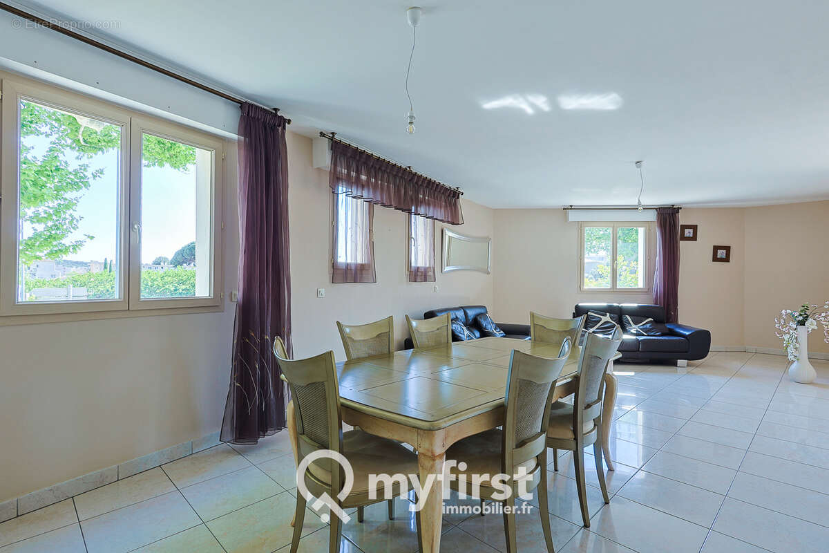 Appartement à LA VALETTE-DU-VAR