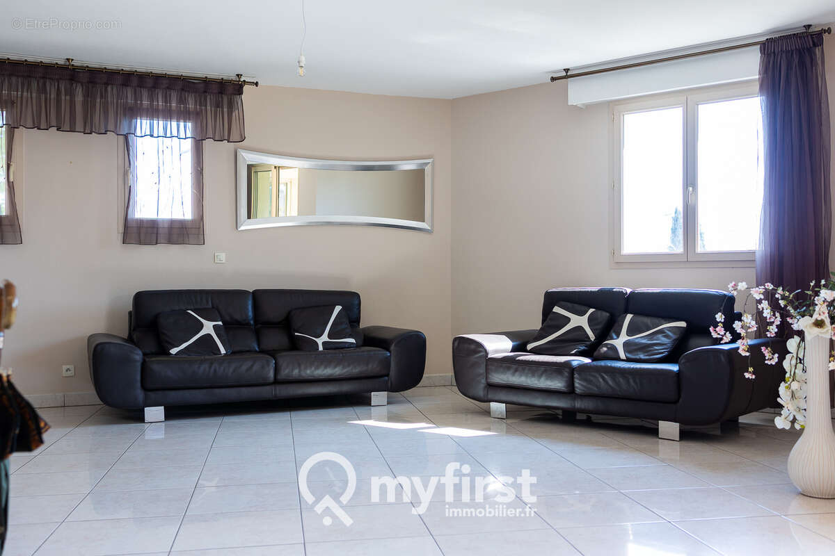 Appartement à LA VALETTE-DU-VAR