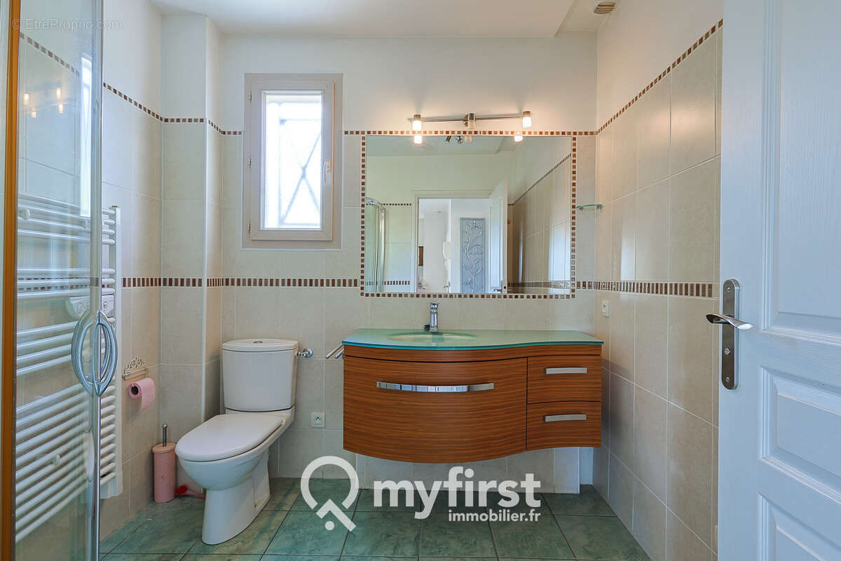 Appartement à LA VALETTE-DU-VAR