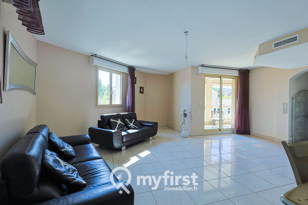 Appartement à LA VALETTE-DU-VAR