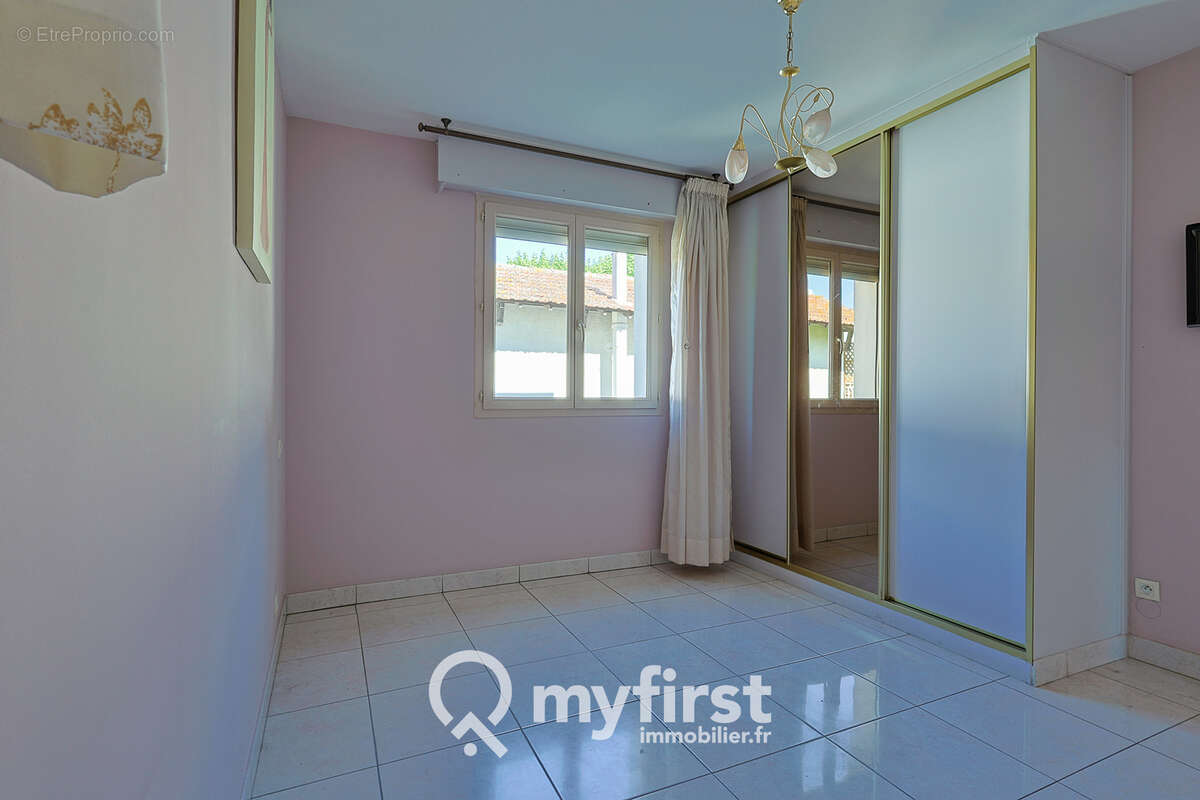 Appartement à LA VALETTE-DU-VAR