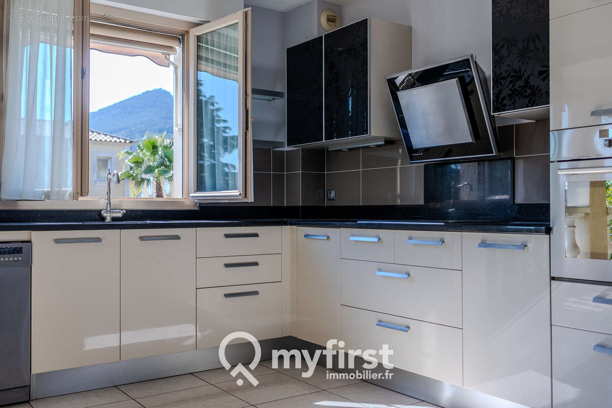 Appartement à LA VALETTE-DU-VAR