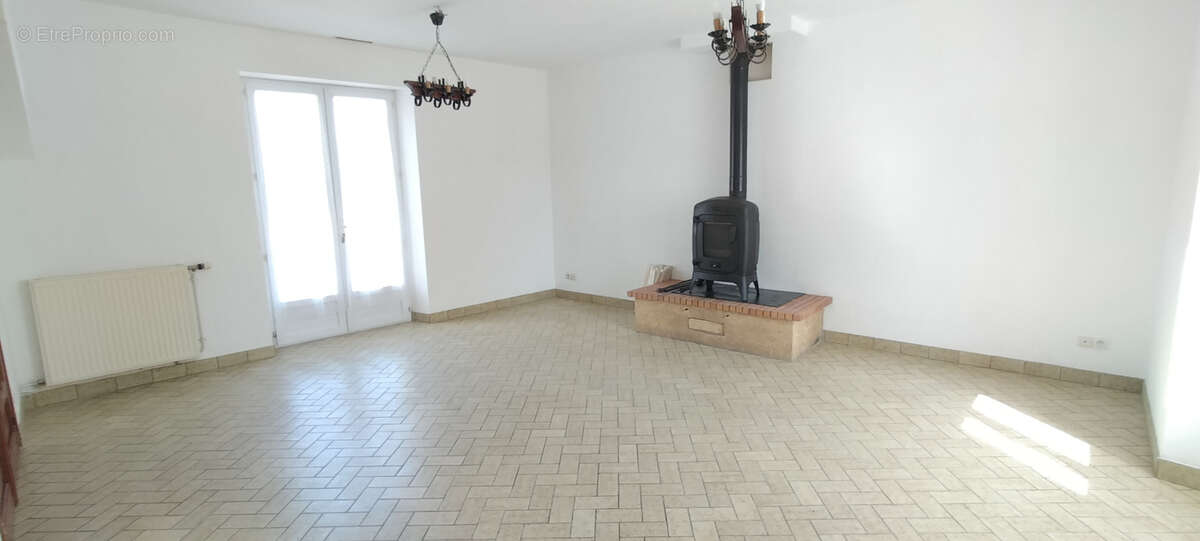 Maison à LA BOISSIERE-DU-DORE