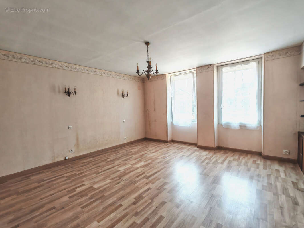 Maison à LA ROUXIERE