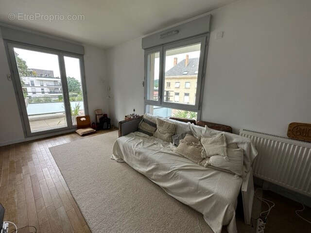 Appartement à BURES-SUR-YVETTE