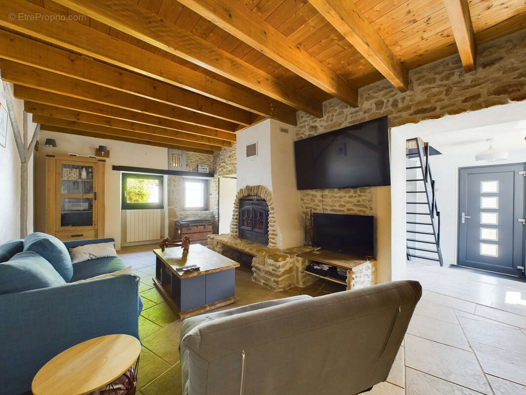 Maison à SAINT-BENIN-D&#039;AZY