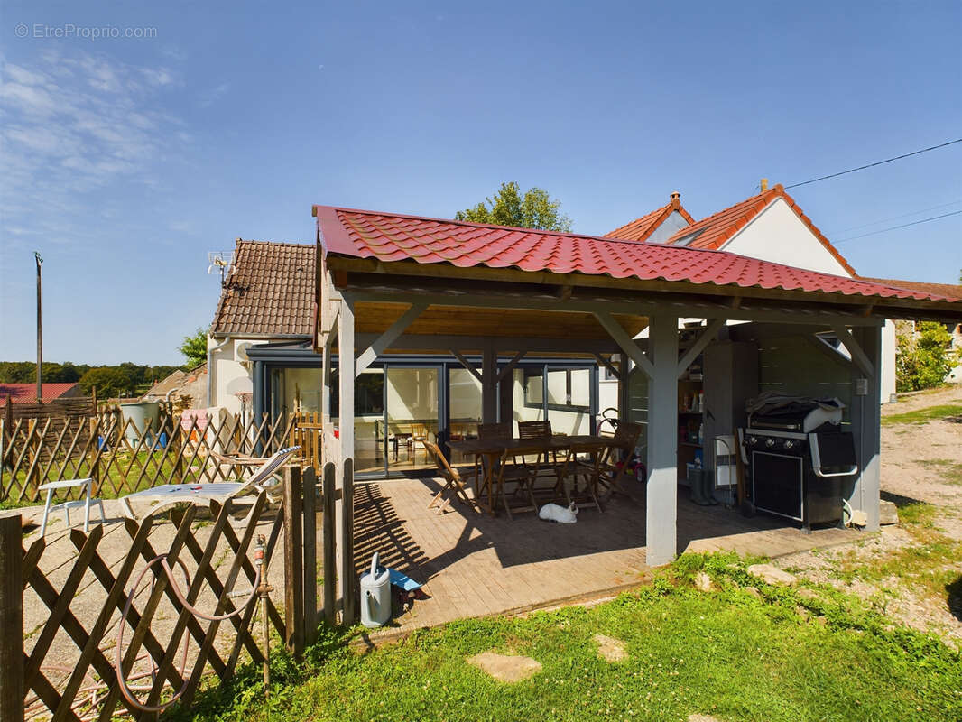 Maison à SAINT-BENIN-D&#039;AZY