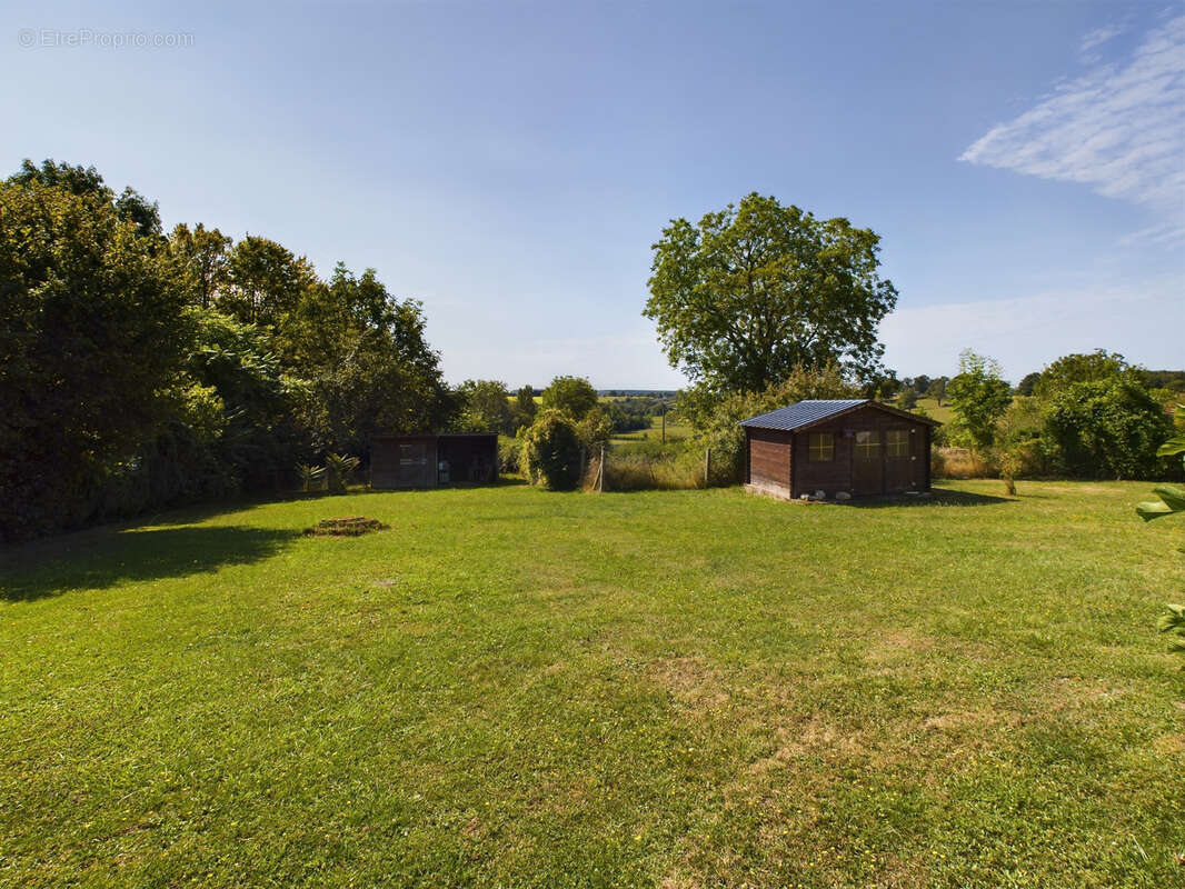 Maison à SAINT-BENIN-D&#039;AZY