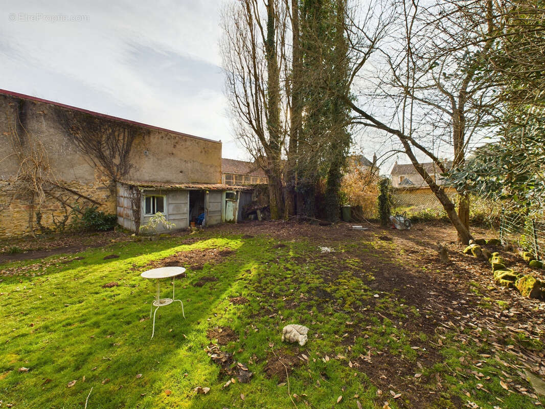 Maison à SAINT-SAULGE