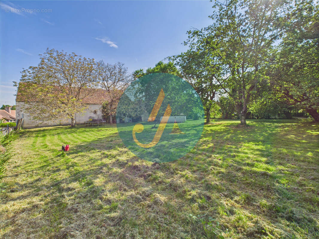 Maison à TRONSANGES