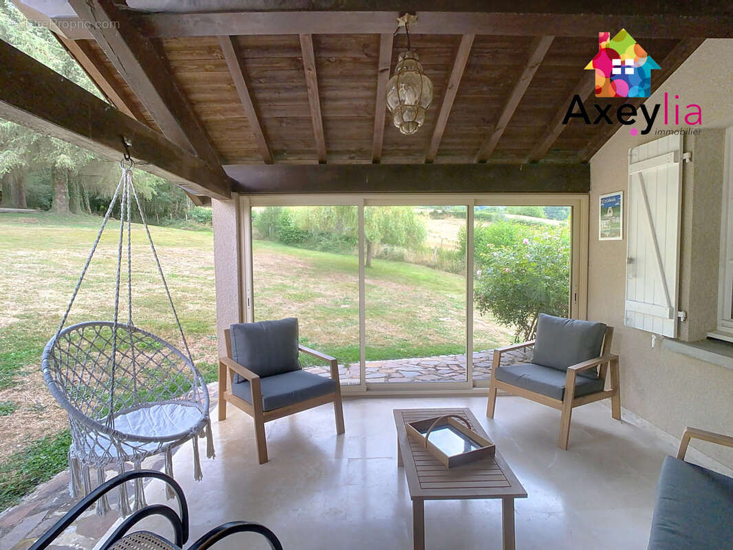 Maison à SAINT-BONNET-DES-QUARTS