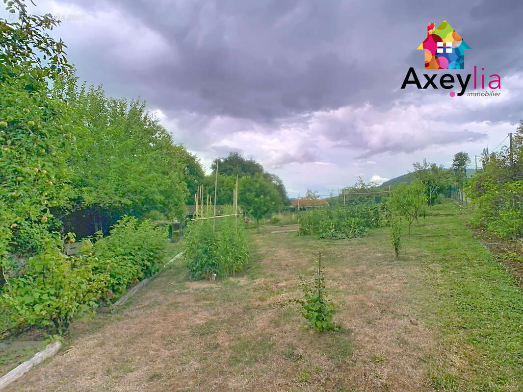 Maison à SAINT-BONNET-DES-QUARTS