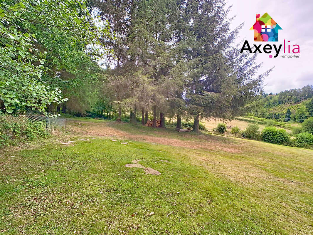 Maison à SAINT-BONNET-DES-QUARTS