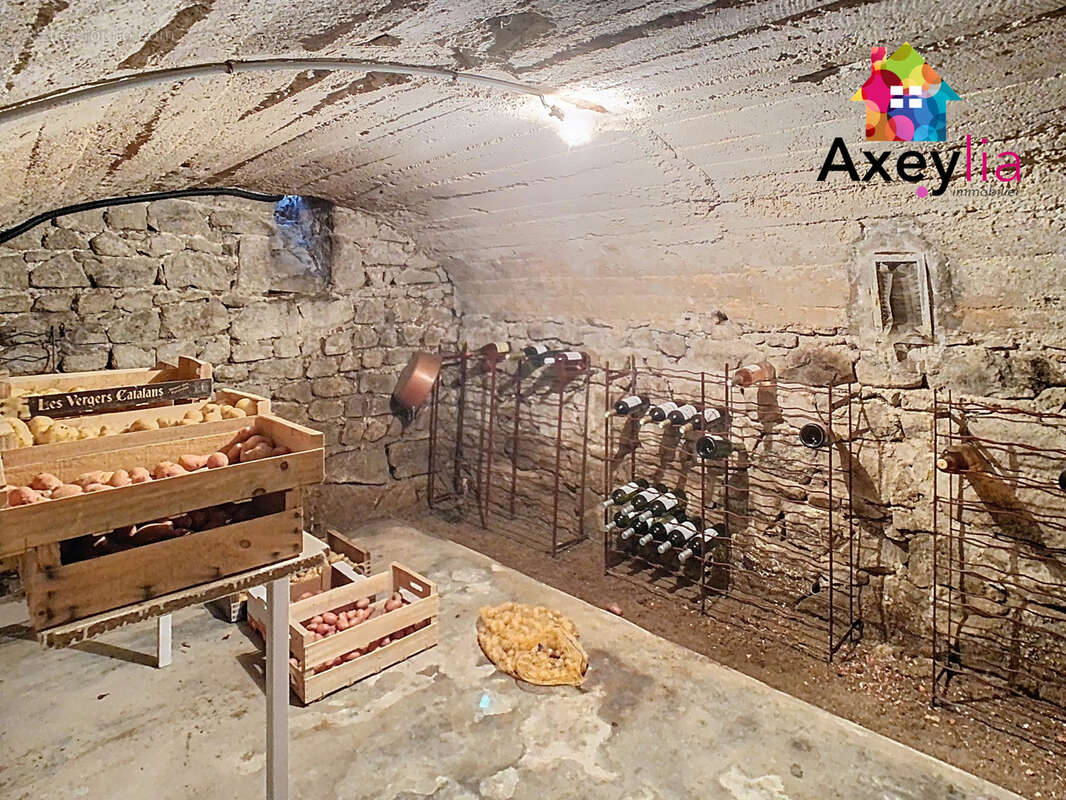 Maison à SAINT-BONNET-DES-QUARTS