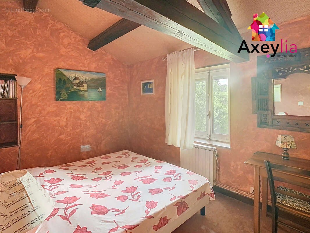 Maison à SAINT-BONNET-DES-QUARTS