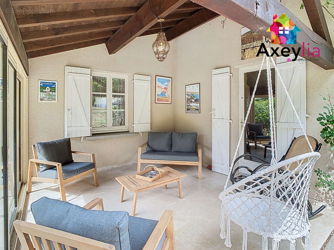 Maison à SAINT-BONNET-DES-QUARTS