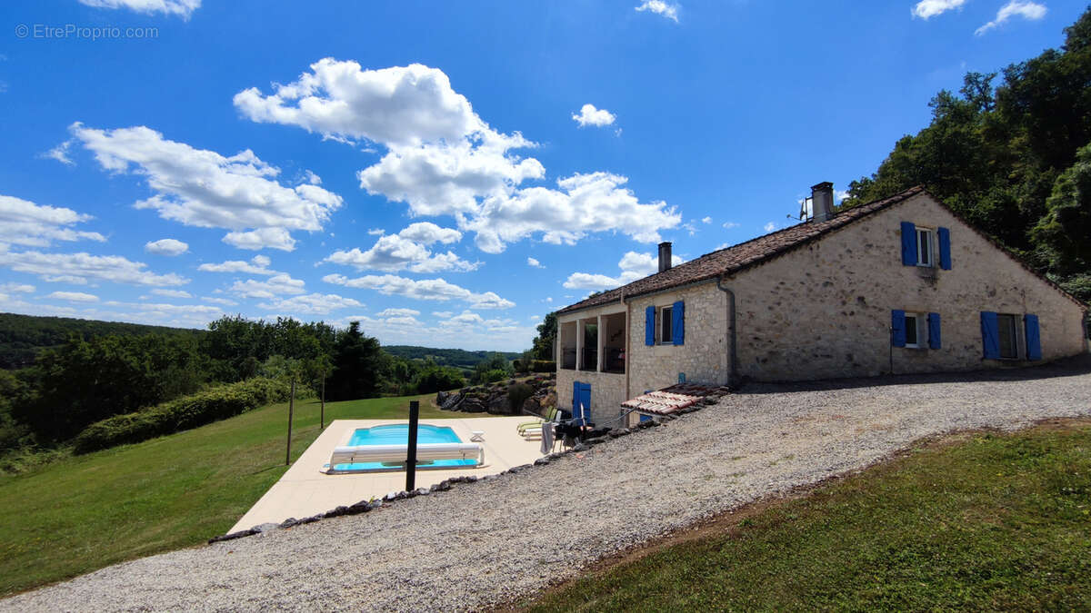 Maison à CASTELNAU-MONTRATIER