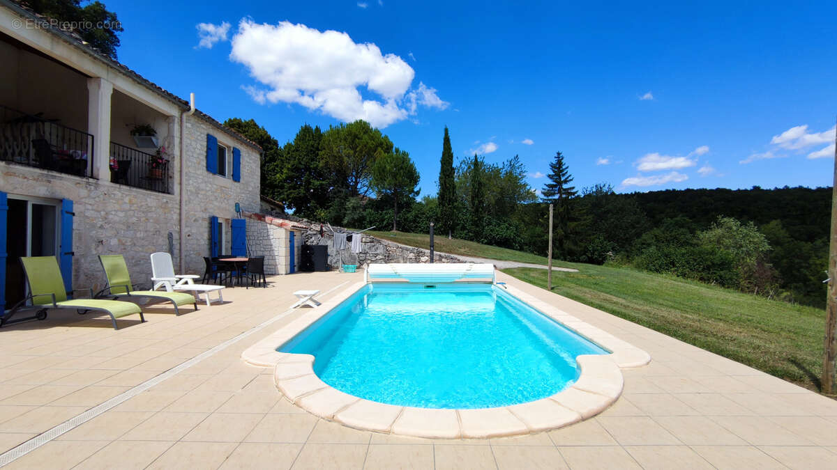 Maison à CASTELNAU-MONTRATIER