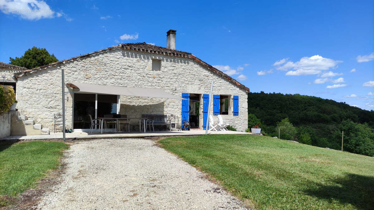 Maison à CASTELNAU-MONTRATIER