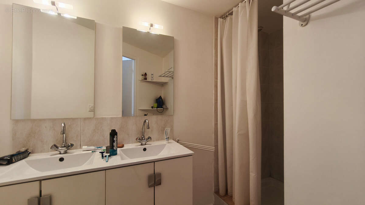 Maison à CASTELNAU-MONTRATIER