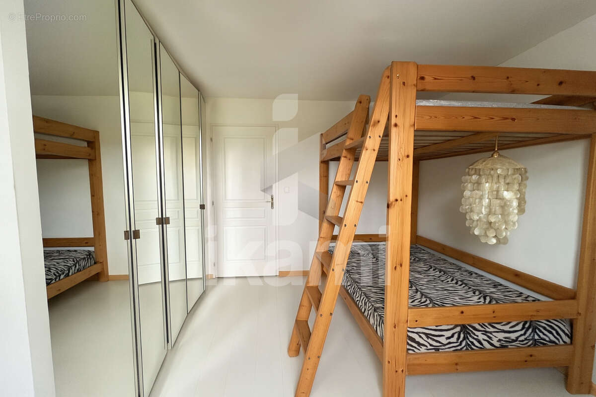 Maison à SAINT-JEAN-DE-BOURNAY