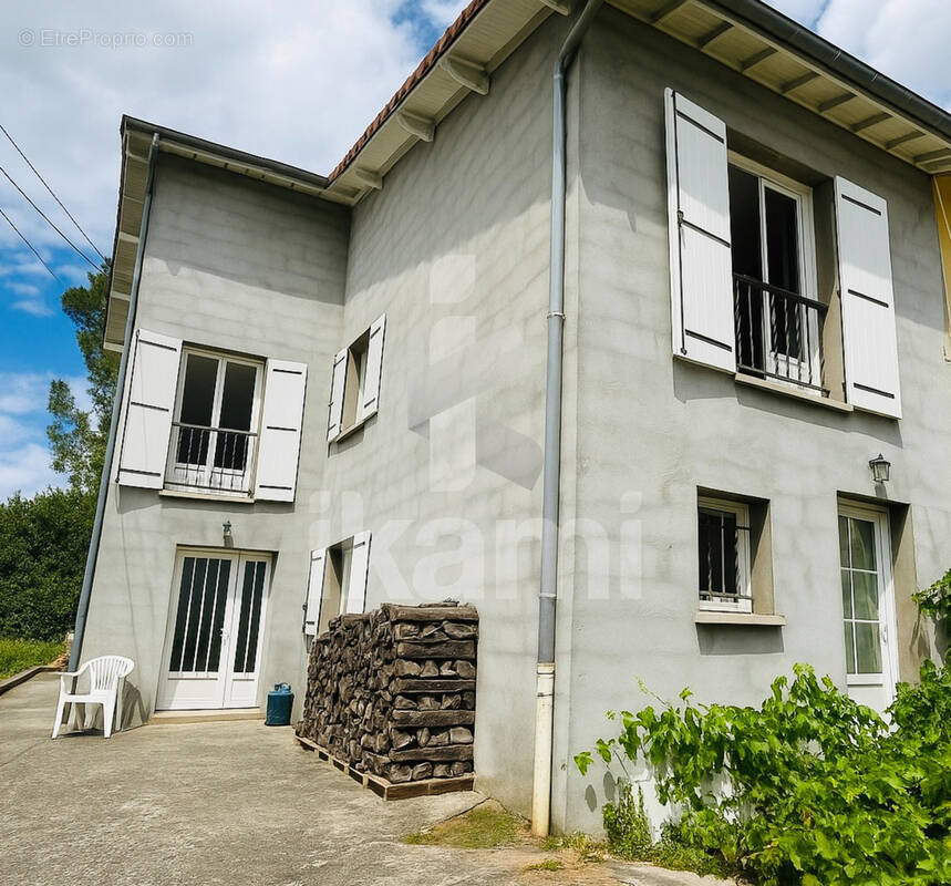 Maison à SAINT-JEAN-DE-BOURNAY