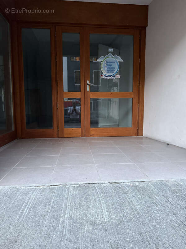 Commerce à MOUTIERS