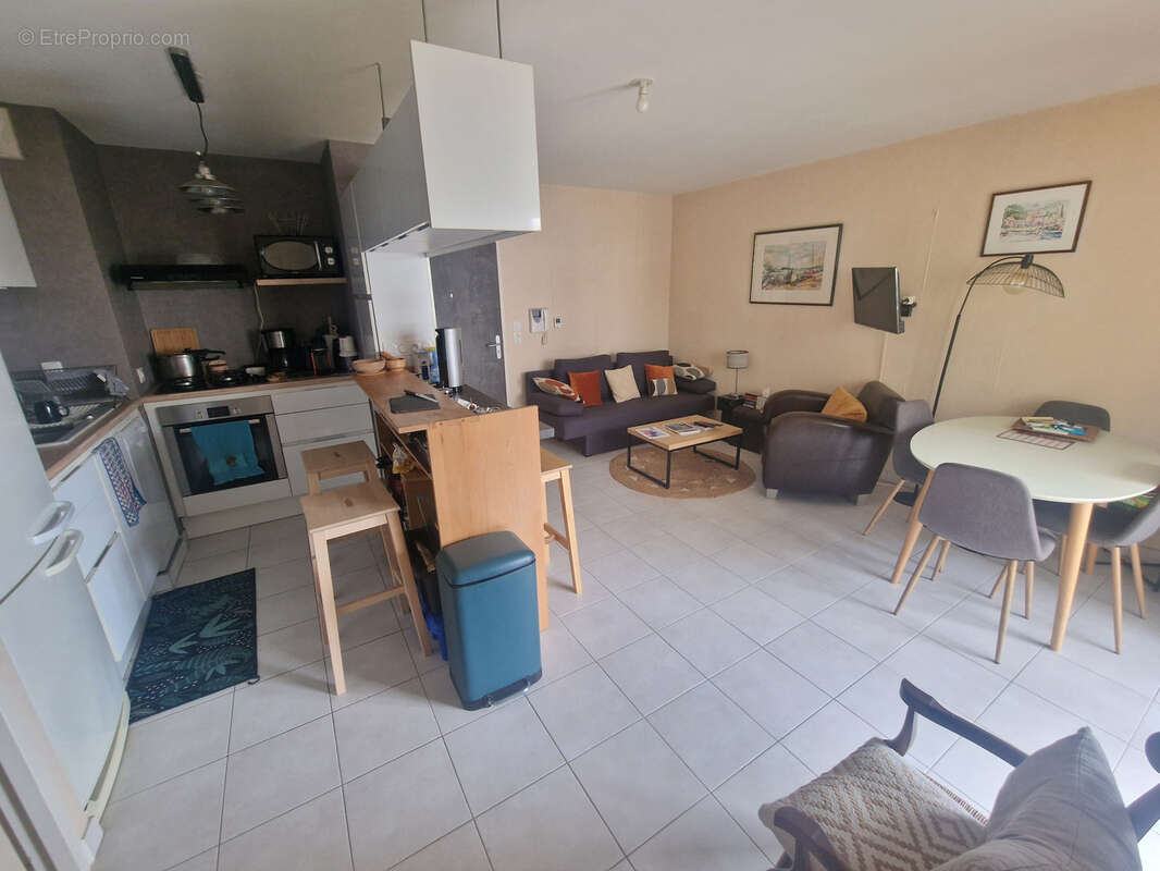 Appartement à AVRILLE