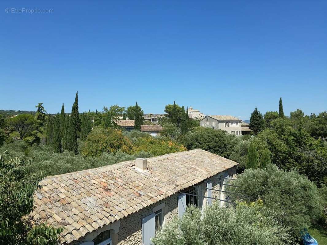 Maison à GORDES