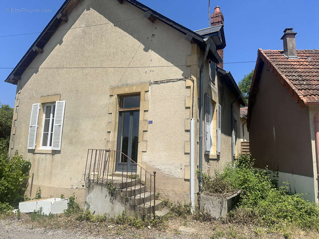 Maison à SAINT-HONORE-LES-BAINS