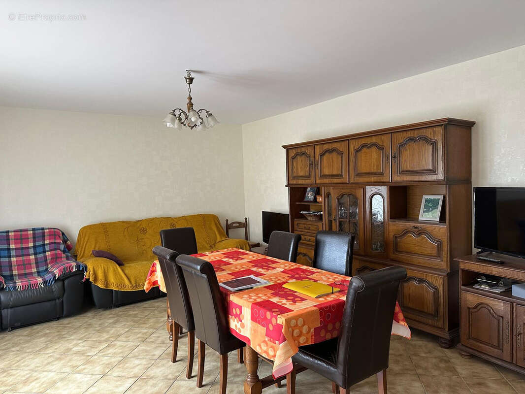 Maison à CERCY-LA-TOUR