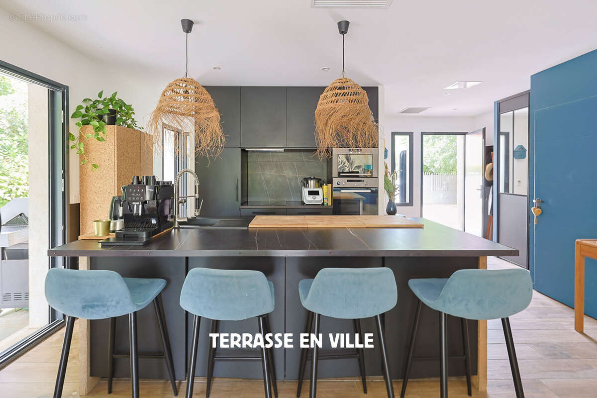 Maison à SOLLIES-PONT