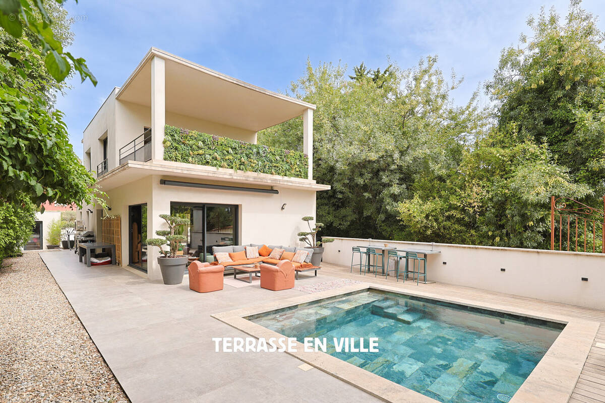 Maison à SOLLIES-PONT