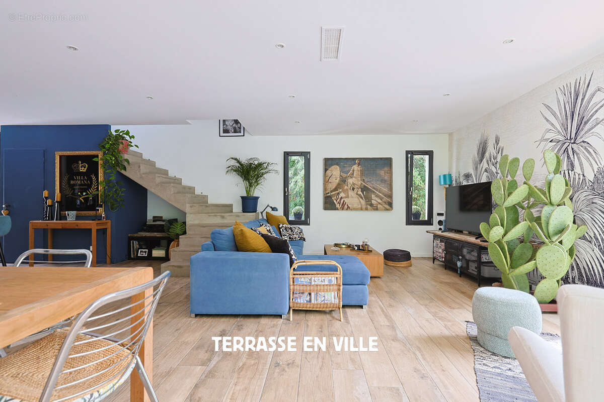 Maison à SOLLIES-PONT