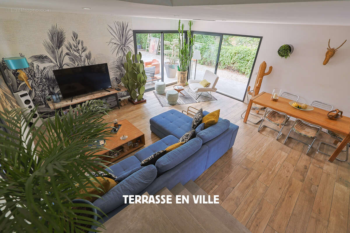 Maison à SOLLIES-PONT