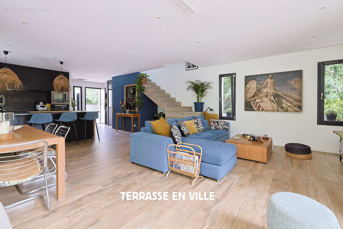 Maison à SOLLIES-PONT