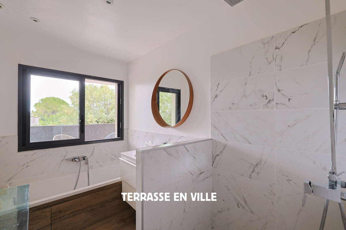 Maison à SOLLIES-PONT