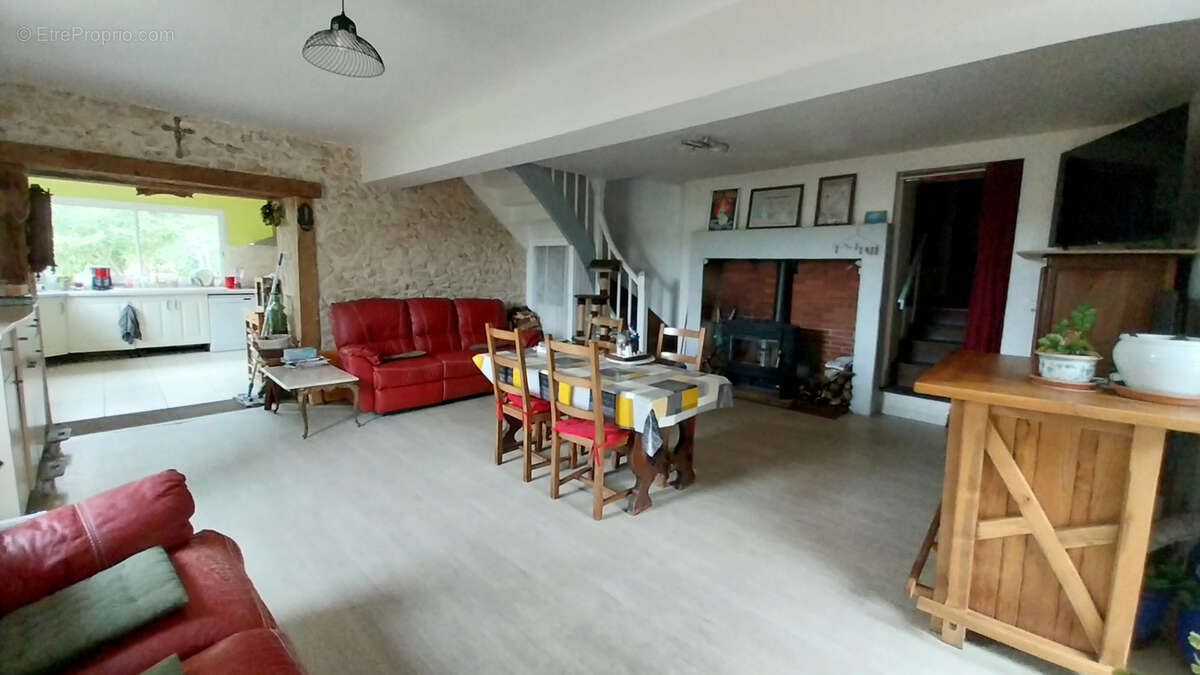 Maison à CHATEAU-L&#039;EVEQUE