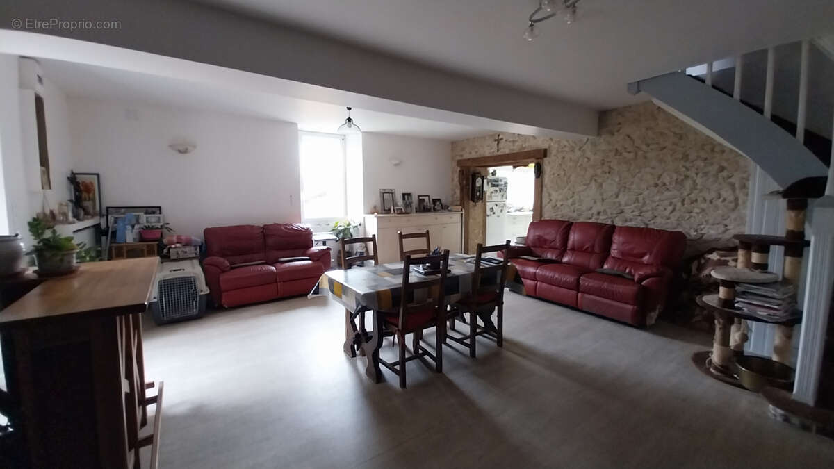 Maison à CHATEAU-L&#039;EVEQUE