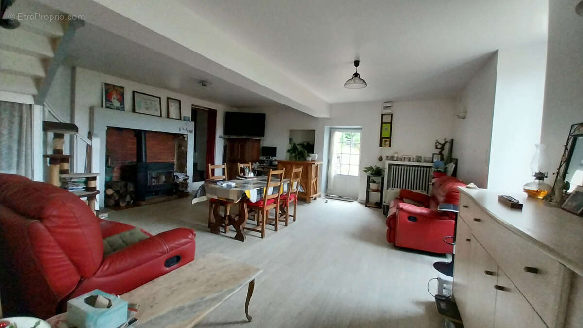 Maison à CHATEAU-L&#039;EVEQUE