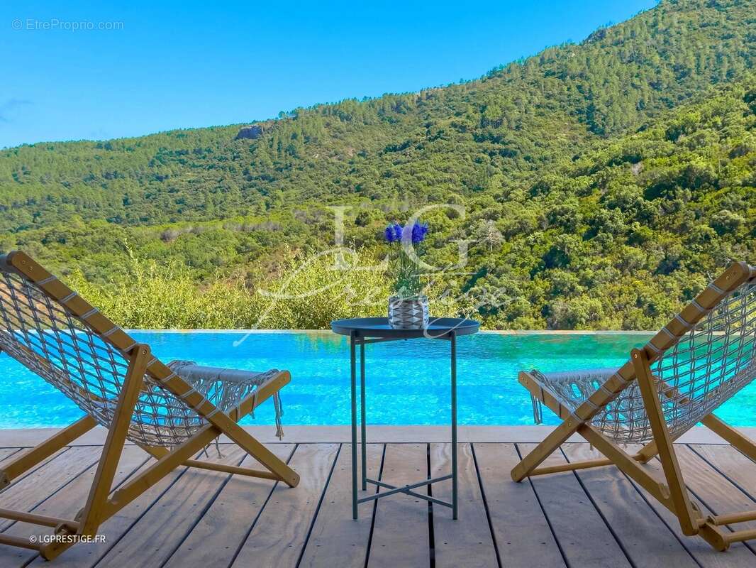 Maison à MANDELIEU-LA-NAPOULE