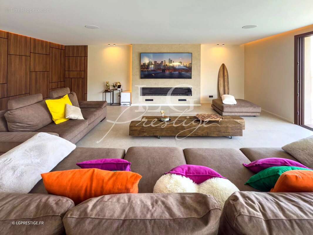 Maison à MANDELIEU-LA-NAPOULE