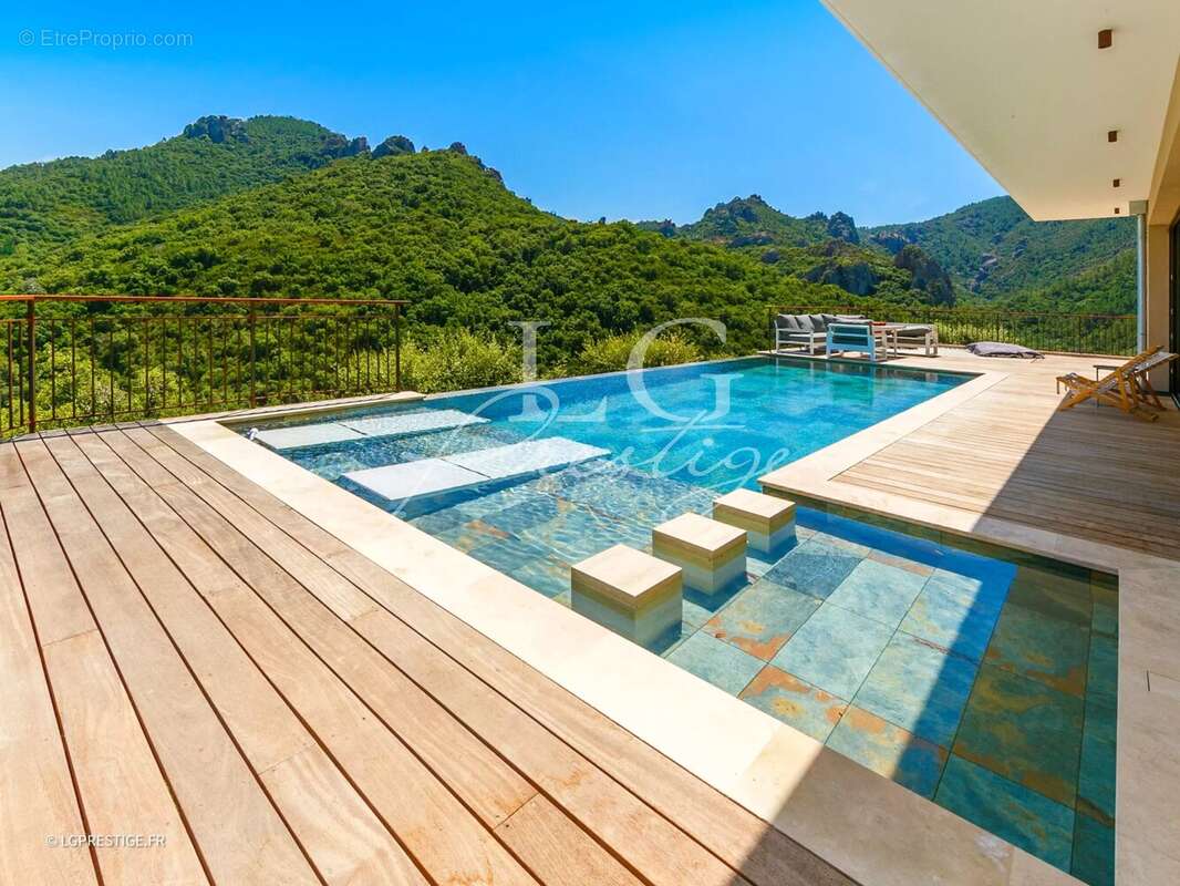 Maison à MANDELIEU-LA-NAPOULE