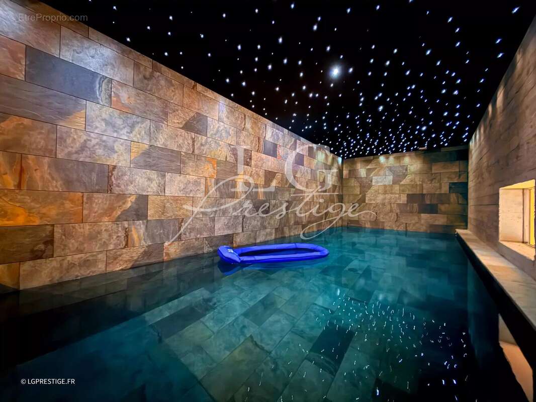 Maison à MANDELIEU-LA-NAPOULE