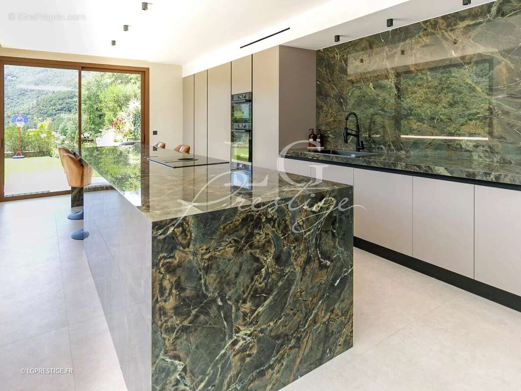 Maison à MANDELIEU-LA-NAPOULE