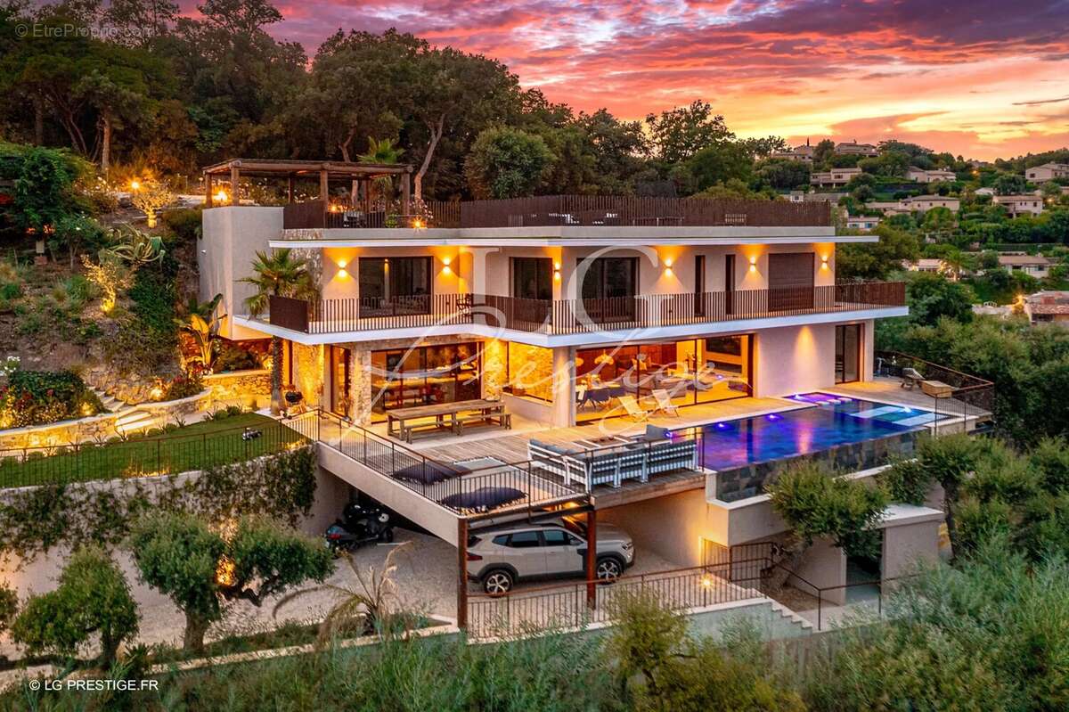 Maison à MANDELIEU-LA-NAPOULE