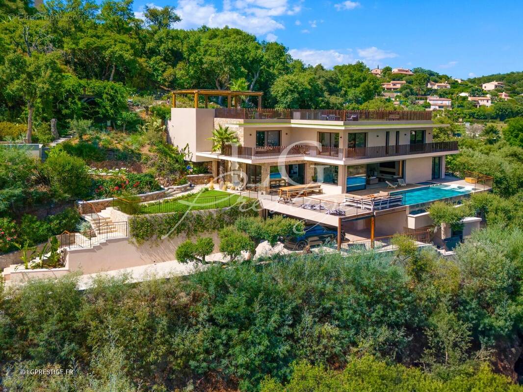 Maison à MANDELIEU-LA-NAPOULE