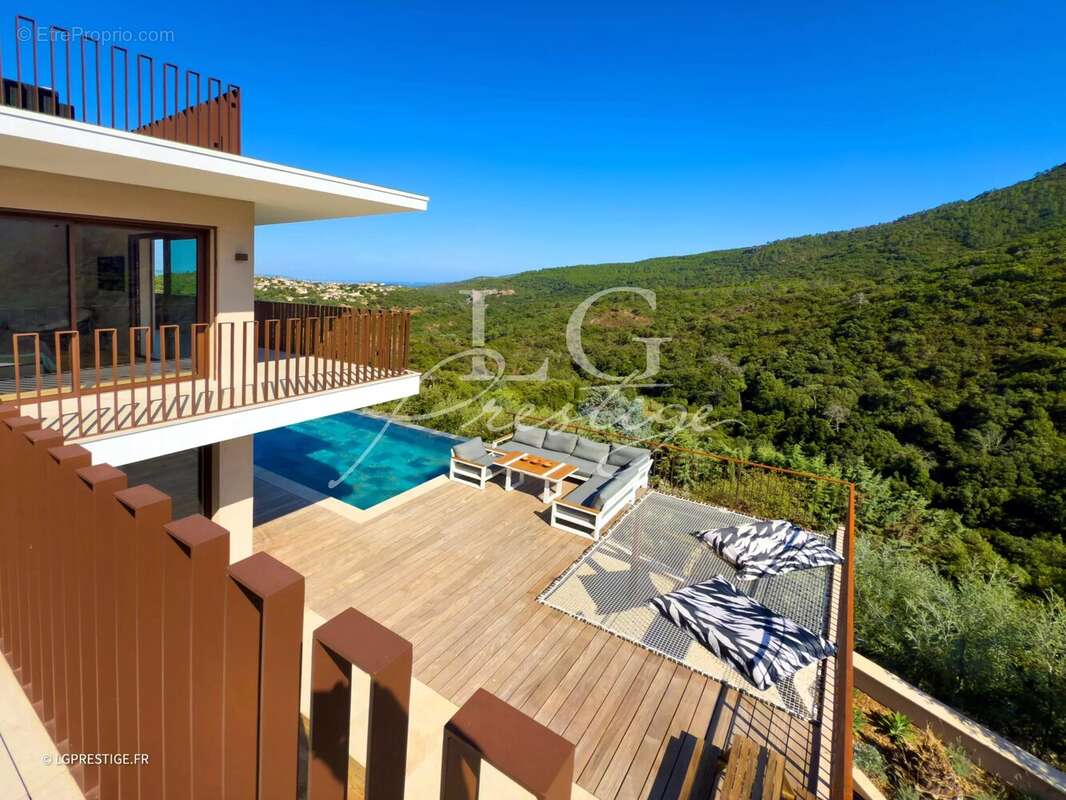 Maison à MANDELIEU-LA-NAPOULE