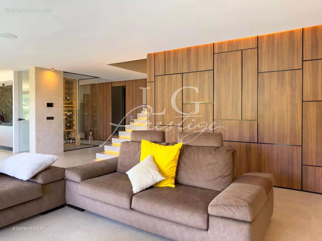 Maison à MANDELIEU-LA-NAPOULE