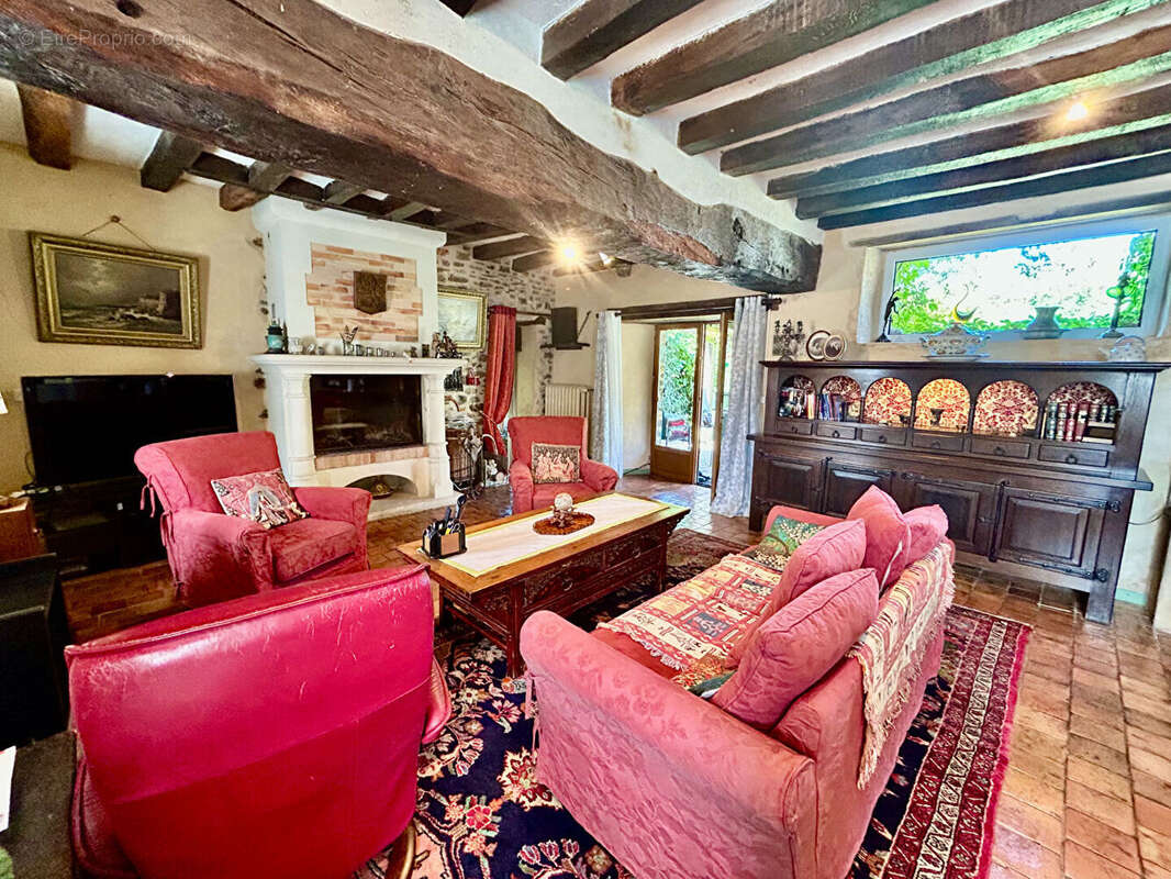 Maison à LE GENEST-SAINT-ISLE